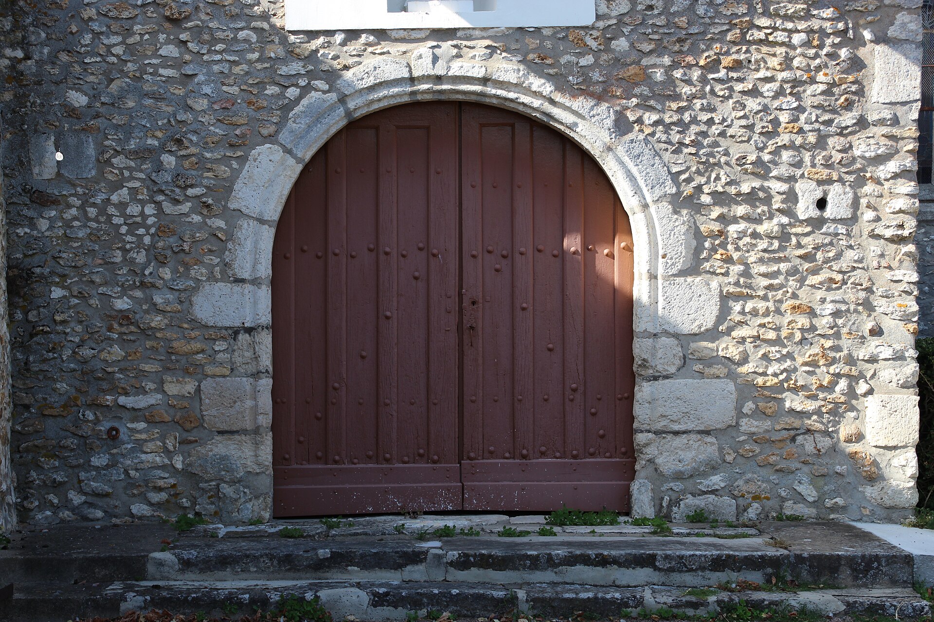 Le portail de l’église Saint-Pierre