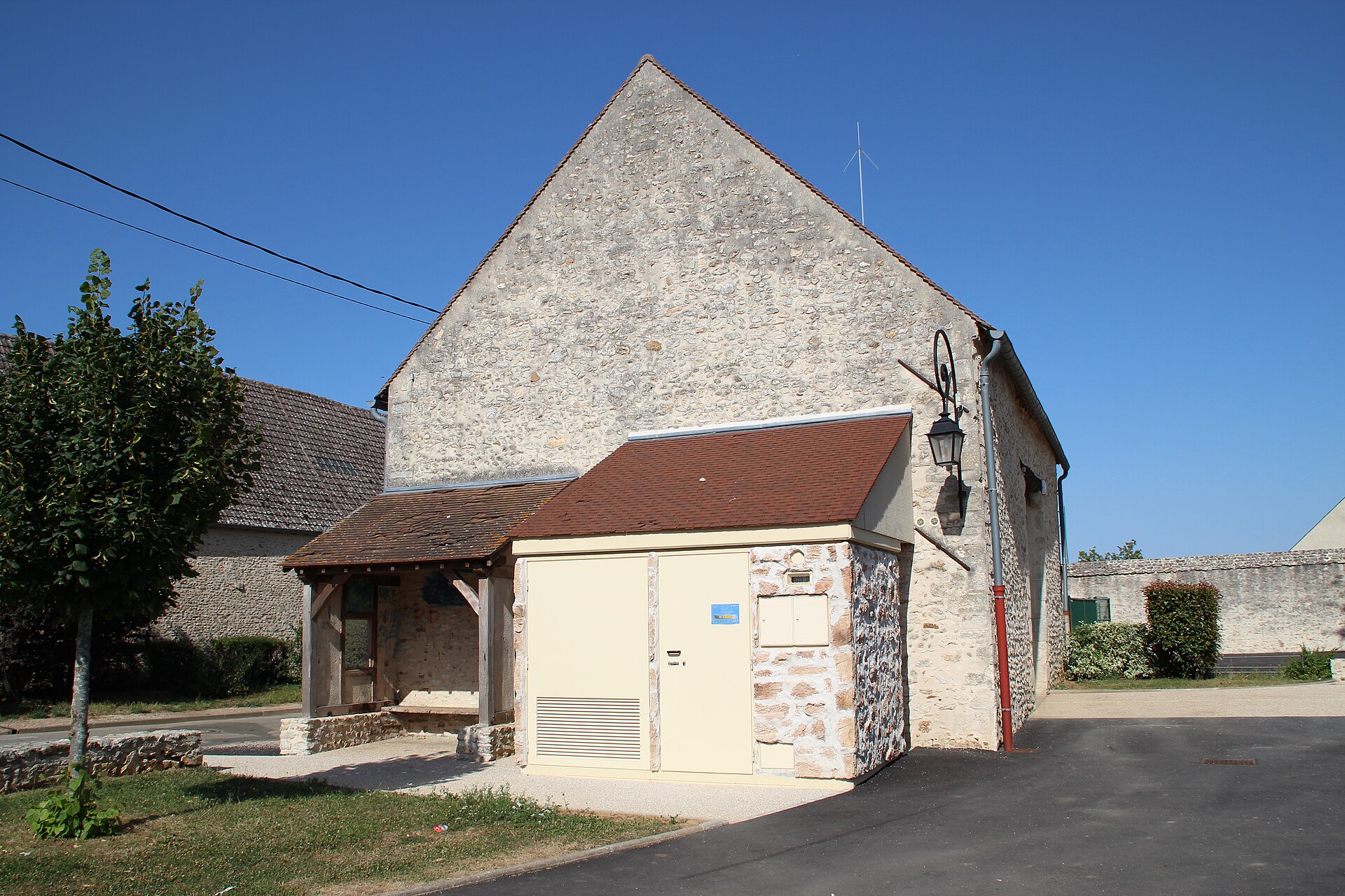 Pignon en pierre de pays